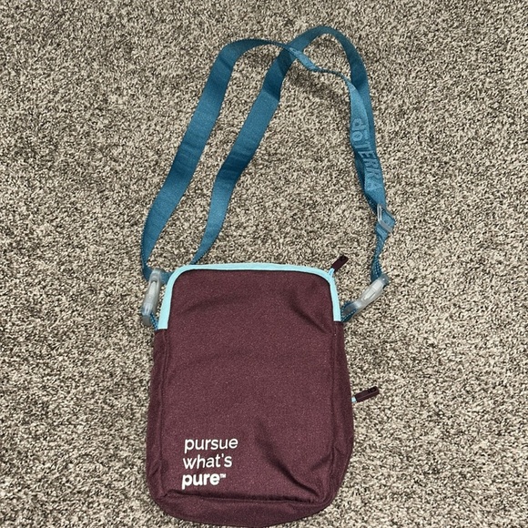 NWOT Doterra Crossbody Bag - Picture 2 of 4